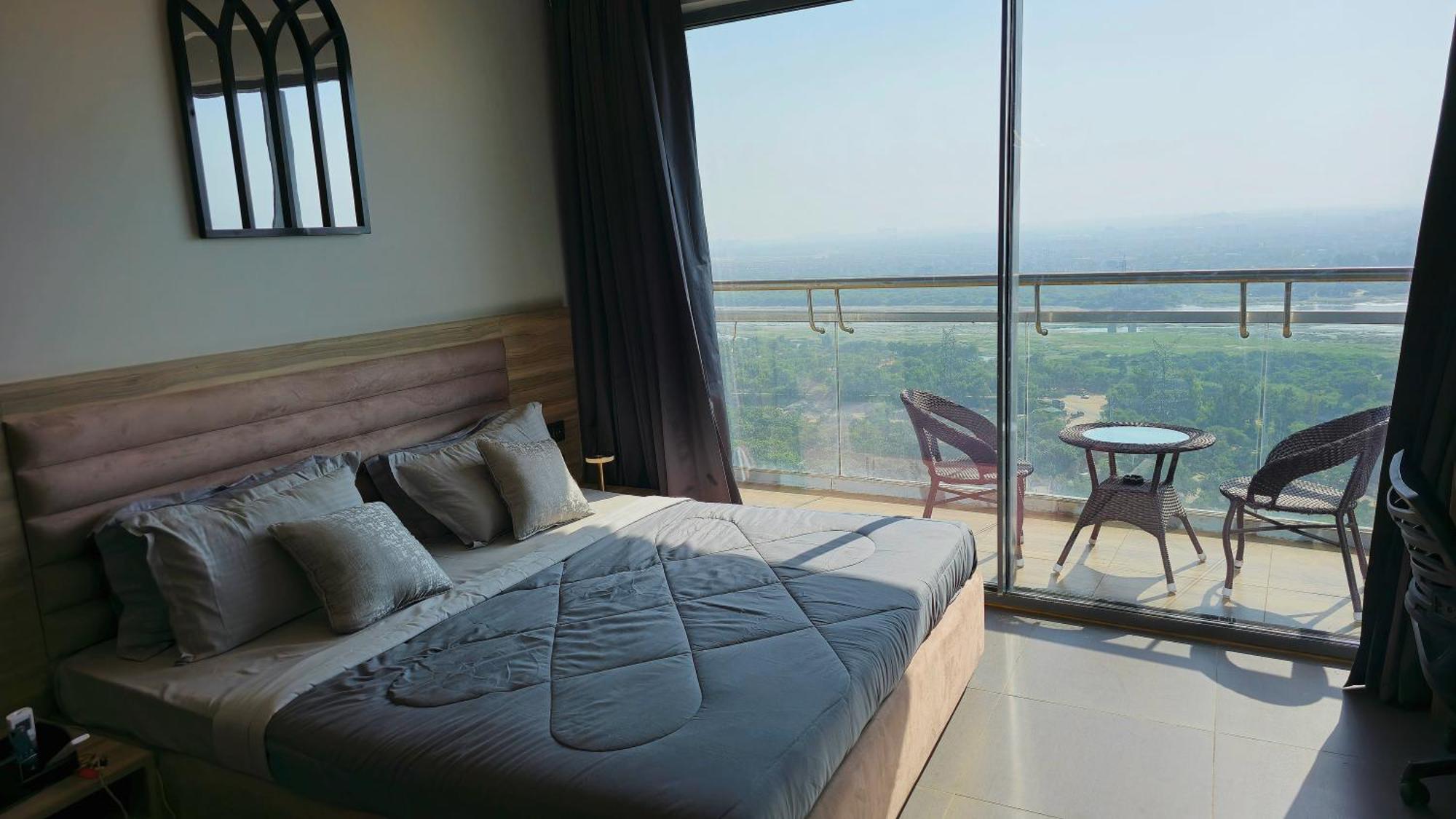 The Luxe Living Hotel Noida Ngoại thất bức ảnh
